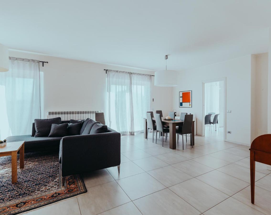 The Attico Apartment ปาเดงเก ซุล การ์ดา ภายนอก รูปภาพ